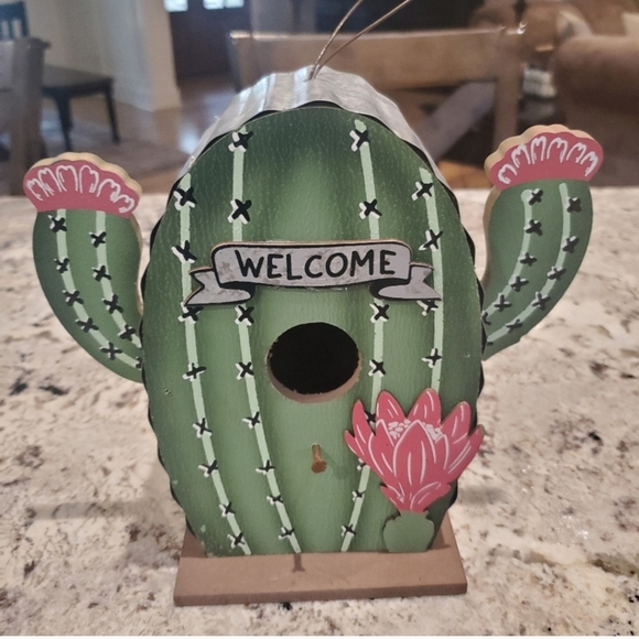 Cactus Detail Birdhouse - Picture 1 of 3